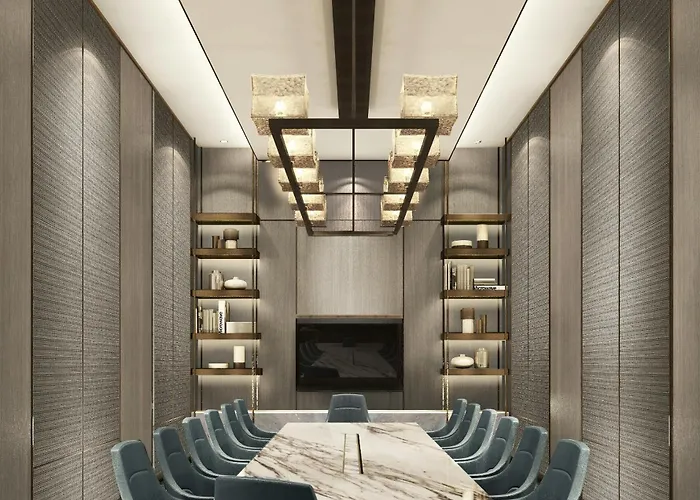 Mandarin Oriental Makati, Hotel